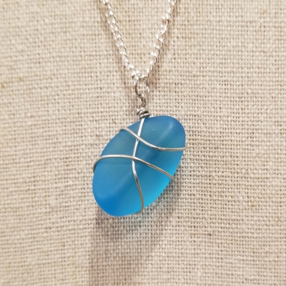 Natural Quartz Crystal Rock Necklace - Picture 6 of 8